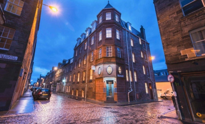 Braid Apartments by Mansley
